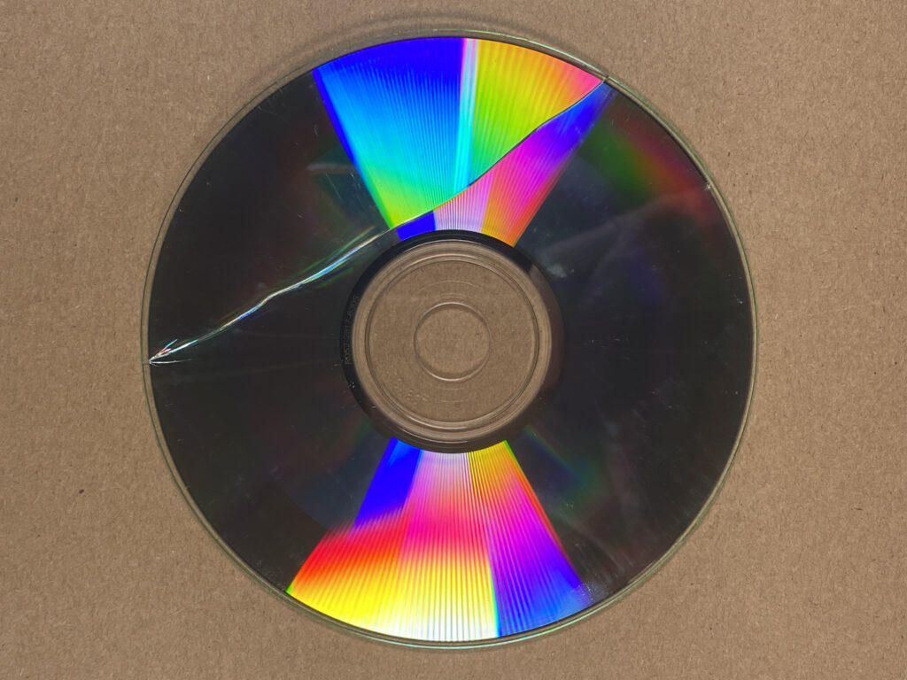 broken CD-R means lost digital photos